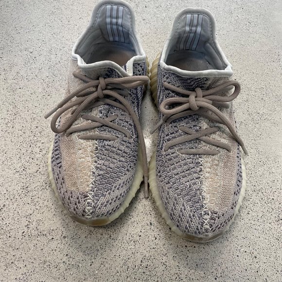 Yeezy 350 - Picture 2 of 3
